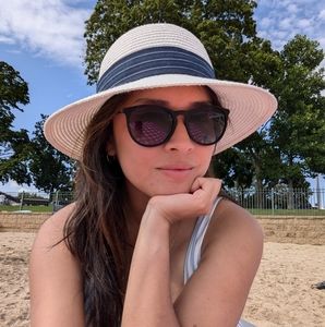 Meet your Posher, Adriana